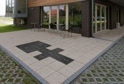 Śrutowanie kostek zdobi nawierzchnie