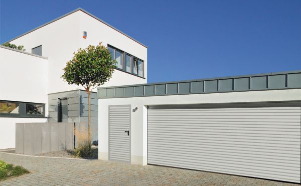 Więcej miejsca w garażu - nowe bramy i drzwi garażowe